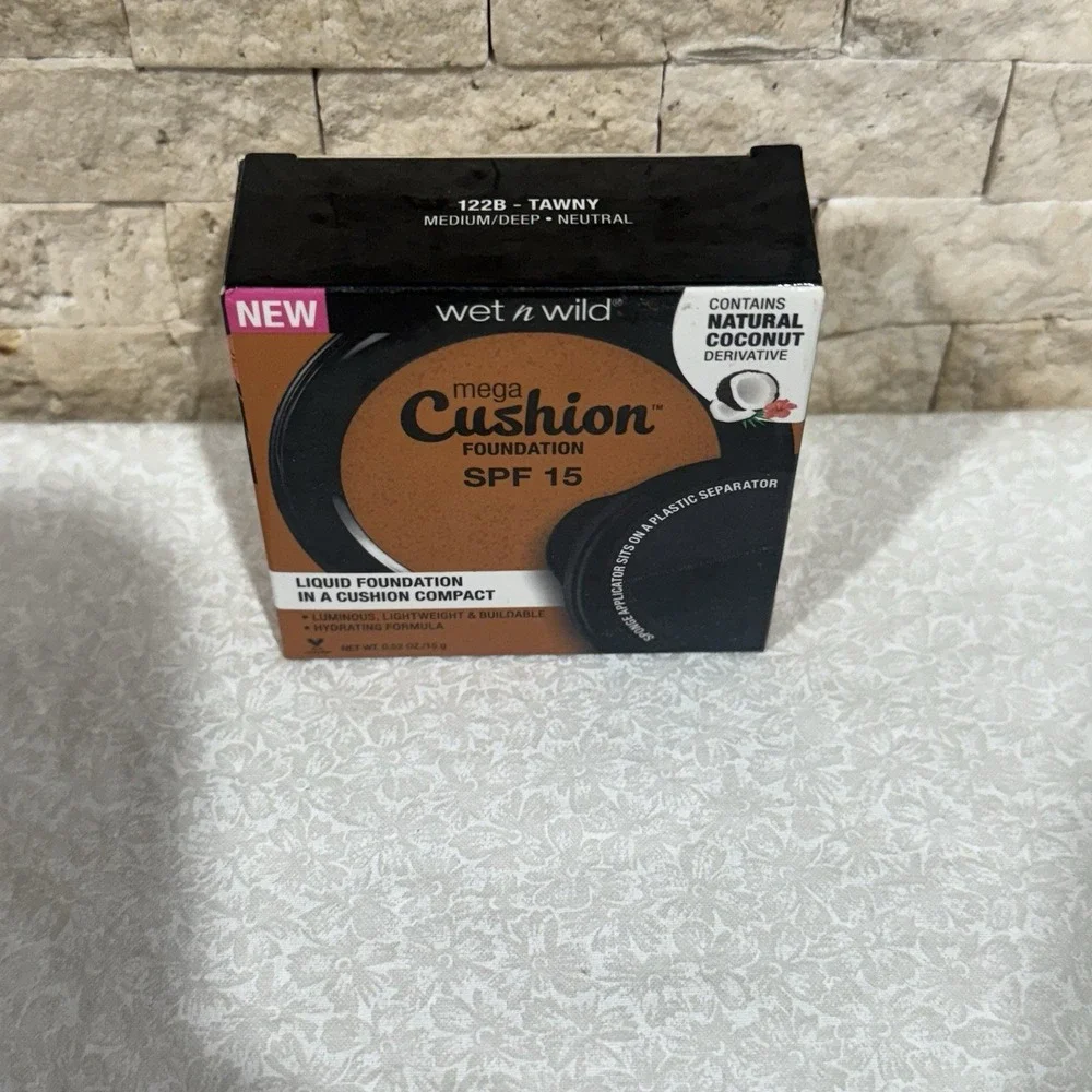 Wet N‎ Wild Mega Cushion Foundation 122B Tawny Medium/Deep Neutral New Box